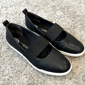 Dr. Scholls Advanced Comfort Mary Jane slip ons